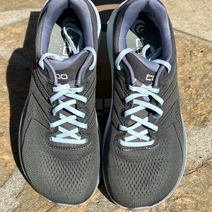 Topo Phantom Womens Size 8